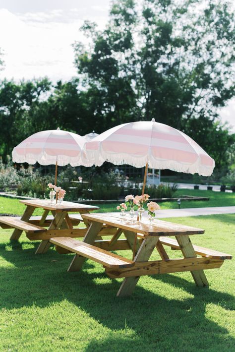 Outdoor Tent Birthday Party Decoration, First Birthday Backyard, Backyard First Birthday Party, Backyard First Birthday, Outdoor First Birthday, Picnic Table Party, Garden Birthday Party, Lawn Party, Tiffany Lamp