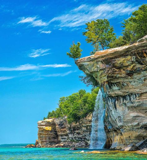 Pictured Rocks Michigan, Waterfall Mountain, Michigan Waterfalls, Tahquamenon Falls, Upper Peninsula Michigan, Pictured Rocks, Pictured Rocks National Lakeshore, Michigan Road Trip, Largest Waterfall