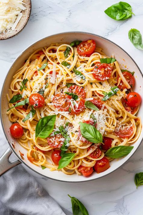 Cherry Tomato Garlic Pasta, Garlic And Tomato Pasta, Lemon Tomato Basil Pasta, Light Tomato Pasta, Cherry Tomato And Basil Pasta, Pasta With Cherry Tomatoes And Basil, Light Pasta Sauce Recipes, Pasta Tomatoes And Basil, Pasta Recipes Light