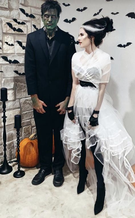 Halloween Costume Ideas Diy, Partner Halloween Costumes, Bride Of Frankenstein Costume, Scary Couples Halloween Costumes, Easy Couple Halloween Costumes, Teenage Halloween Costumes, Halloween Costumes Diy Couples, Unique Couple Halloween Costumes, Funny Couple Halloween Costumes