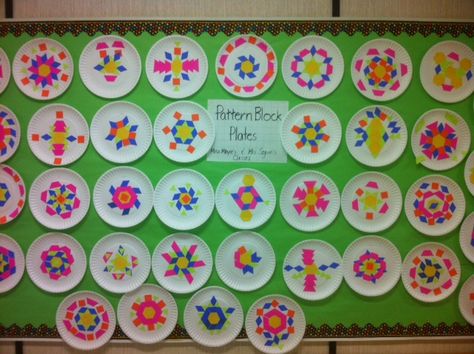 Here's a terrific idea for using pattern blocks to teach symmetry. Pattern Blocks Activities, Math Patterns, Pattern Activities, Symmetry Art, Math Projects, Math Geometry, Math Workshop, Math Art, Symmetry Pattern