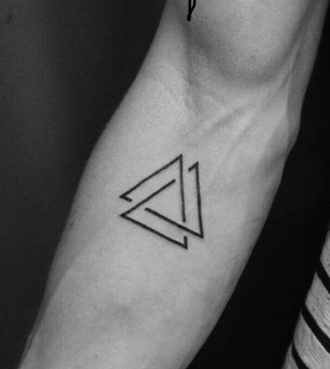 Triangle Tattoo Design, Arm Tattoo Designs, Tatuagem Masculina Pequena, Basic Tattoos, Men's Small Tattoo, Wrist Tattoos For Guys, Tato Lengan, Triangle Tattoos, Upper Arm Tattoos