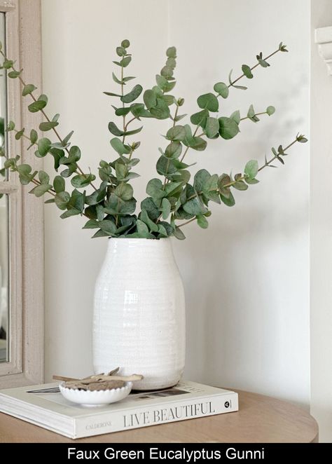 White Vase With Eucalyptus, Eucalyptus Vase Decor, Townhouse Entryway, Eucalyptus In Vase, Vase With Eucalyptus, Eucalyptus Vase, Eucalyptus Decor, Vase Pampas, Desk Flowers