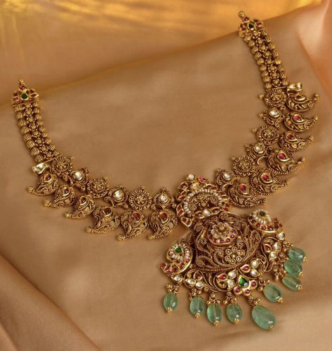 Indian Jewelry Sets Gold Antique, Neck Sets Jewellery, Mango Haaram Designs Gold, 40 Grams Gold Necklace Designs, Mango Necklace Indian Gold, Gold Necklace Set Long, Simple Antique Necklace Gold, Neck Sets Jewellery Gold, 30 Gms Gold Necklace Set