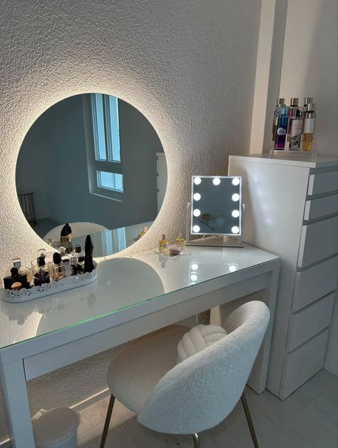 Vanity Ideas Bedroom Circle Mirror, Desk With Circle Mirror, Desk With Mirror Vanity Ideas, Vanity With Circle Mirror, Circle Mirror With Lights, Circle Mirror Vanity, Vanity Circle Mirror, Circle Mirror Bedroom, Circle Vanity