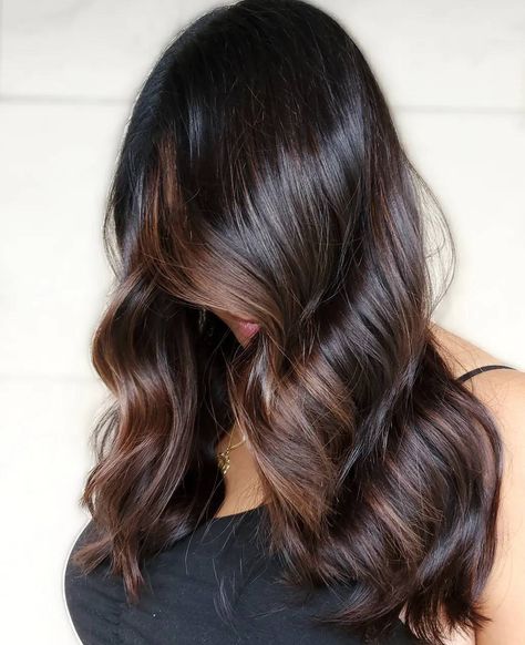 30 Partial Balayage Styles for a Perfect Look in 2021 - Hair Adviser Partial Balayage Dark Brown, Dark Brown Partial Balayage, Partial Balayage Brunettes, Brown Bayalage Hair, Framing Balayage, Balayage Styles, Partial Balayage, Balayage Straight, Balayage Straight Hair