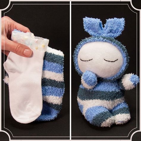 Puppet From Socks, Sock Doll Pattern, How To Make A Sock Doll, Diy Sock Doll, Sock Crafts Diy, Sock Dolls Diy Easy No Sew, Sock Dolls Diy, Sock Puppets Diy Easy, No Sew Sock Animals