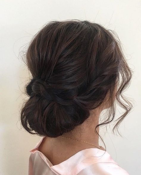 loose updos | pretty messy wedding updo hairstyle,updo hairstyle,messy wedding hairstyles for long hair Brunette Updo, Messy Wedding Hair, Loose Updo, Trendy Wedding Hairstyles, Low Bun, Penteado Cabelo Curto, Wedding Hairstyles Updo, Hair Wedding, Hair Updo