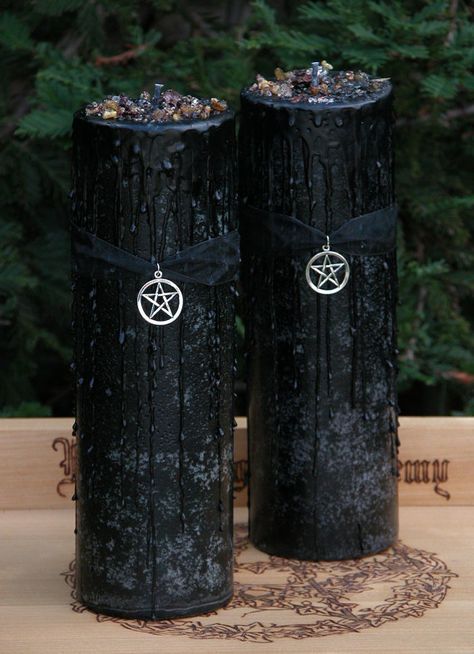 Soya Mumu, Candle Magick, Witchy Crafts, Black Witch, Witch Magic, Witch Aesthetic, Candle Spells, Black Candles, Candle Magic