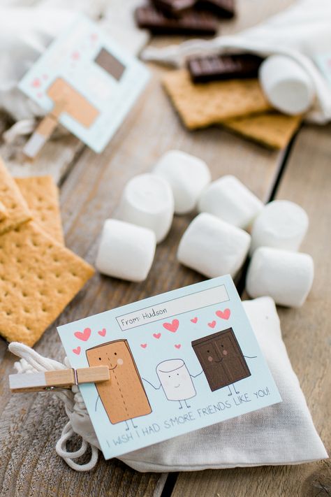 Smores Diy, Classroom Valentines Party, Cookies Valentines, Best Friend Valentines, Classroom Valentine Cards, Girl Valentines, Jenny Cookies, Easy Valentines, Boyfriend Valentines