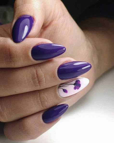 Manicure Сlip Pictures At Home Tips Nails After manicure On hands Wallpaper Coloring Gradient Fashionable Video Content Aesthetics Ideas Style Unusual Ideas Iphone Looks Trends Bright Memo Interesting Check #Manicure #Aesthetics Purple Nail Art Designs, Purple Gel Nails, Dark Purple Nails, Purple Nail Art, Purple Acrylic Nails, Manicure Colors, Purple Nail Designs, Almond Nails Designs, Unique Acrylic Nails