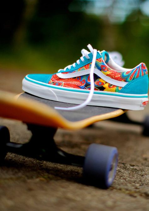 Shoes & board Vans Shoes Old Skool, Vans Shoes Fashion, Men Shoes Casual, Mens Vans Shoes, Custom Shoes Diy, Trendy Shoes Sneakers, Kicks Shoes, Best Shoes For Men, Mens Shoes Casual Sneakers