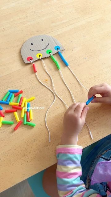 Learning Activities For Kids, Maluchy Montessori, Preschool Fine Motor Activities, Aktiviti Kanak-kanak, Kids Basement, Kindergarden Activities, Montessori Toddler Activities, Preschool Fine Motor, Baby Learning Activities