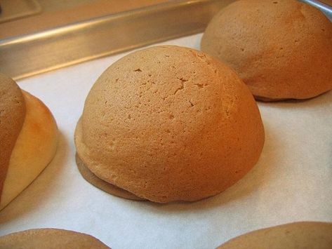 Mexican Bun, Bun Dough Recipe, Coffee Bun, Buns Recipe Easy, Milk Bun, Pineapple Bun, Dessert Board, Mexican Coffee, Cookie Toppings