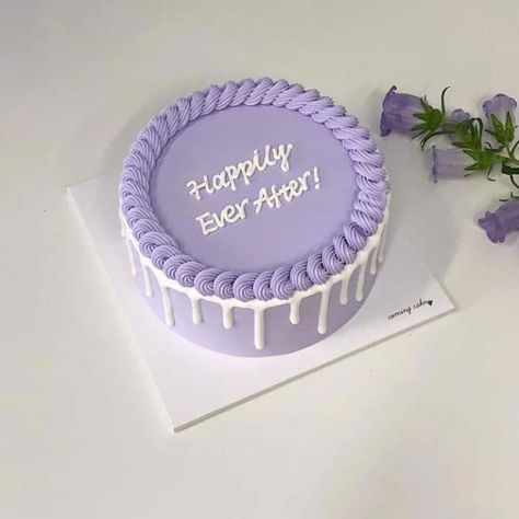 ࣪ on Twitter: "cute cake designs:… " Purple Birthday Cake, Minimal Cake, Tårta Design, Bolo Vintage, Purple Cake, Pastel Cakes, Korean Cake, Purple Cakes, Simple Cake Designs