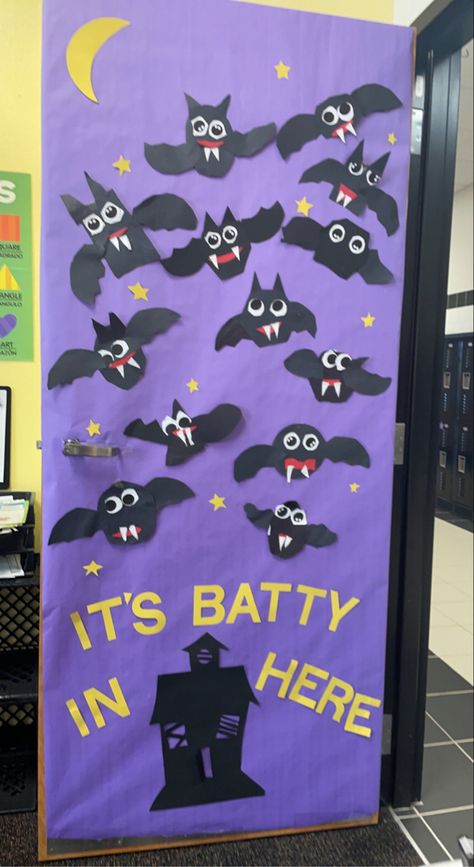 Office Door Halloween Decorations Ideas, Spooky Halloween Door Decorations Classroom, Haloween Decoracion School, October Doors Classroom, Halloween Decor For Classroom Door, Cute Halloween Door Decorations Classroom, Classroom Doors For Halloween, Fall Classroom Party Decorations, Fall And Halloween Door Decorations Classroom