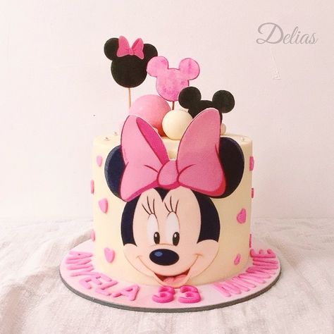 Mini Mouse Pink Cake, Minnie Mouse Cake Ideas Pink, Minnie Mouse Cake Design Pink, Pink Minnie Mouse Birthday Cake, Pink Minnie Cake, Pink Mini Mouse Cake, Mini Mouse Cake Designs, Tort Minnie Mouse, Minnie Mouse Cake Pink