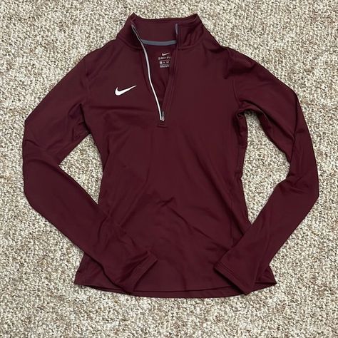 Womens Nike Half Zip Up Pullover Jacket Size XS Clothes Nike Women, Cute Zip Up Jackets, Fitted Zip Up, Nike Womans Outfits, Nike Half Zip Outfit, Nike Jacket Aesthetic, Nike Women Clothes, Nike Style Outfit, Nike Clothes Women