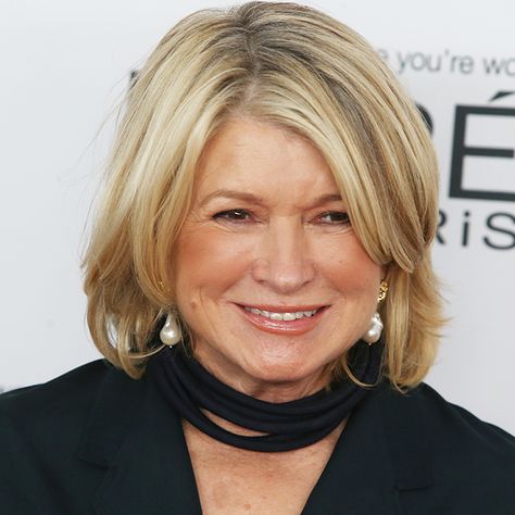 Martha Stewart Hair, Defined Jawline, Rich Hair, Wrinkle Free Skin, Porcelain Skin, Katie Couric, Stay Young, Younger Looking Skin, Women Lifestyle