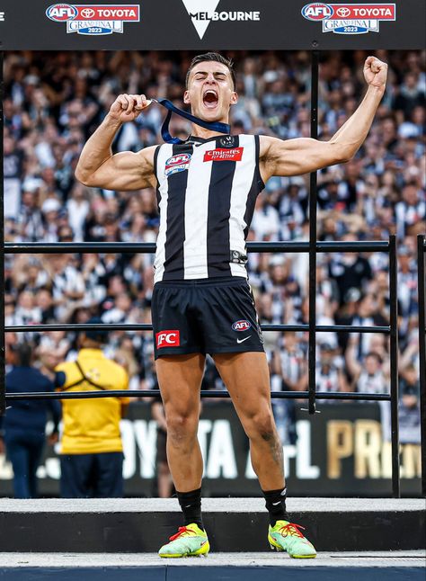 Nick Daicos Wallpaper, Daicos Brothers, Afl Wallpaper, Nick Daicos, Afl Players, Collingwood Magpies, Broncos Players, Collingwood Football Club, Brisbane Broncos