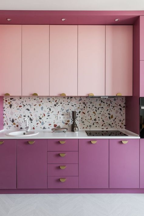 Kitchen cabinets home Decor idea 2023 Terrazzo Backsplash, Pink Kitchen Cabinets, Terrazzo Kitchen, Pink Cabinets, Model Dapur, Pink Kitchen Decor, Interior Dapur, Purple Kitchen, Black Countertops