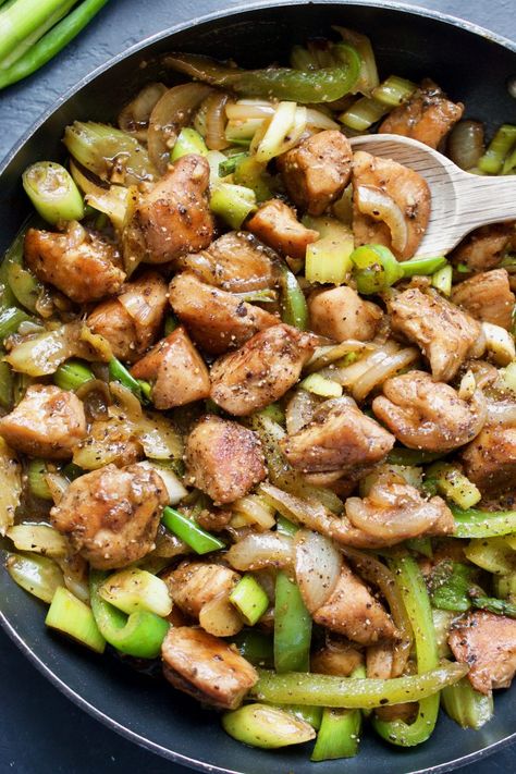 Black Pepper Chicken Stir Fry, Green Bell Pepper Recipes, Pepper Chicken Stir Fry, Green Pepper Recipes, Celery Recipes, Black Pepper Chicken, Bell Pepper Recipes, Pepper Chicken, Green Pepper