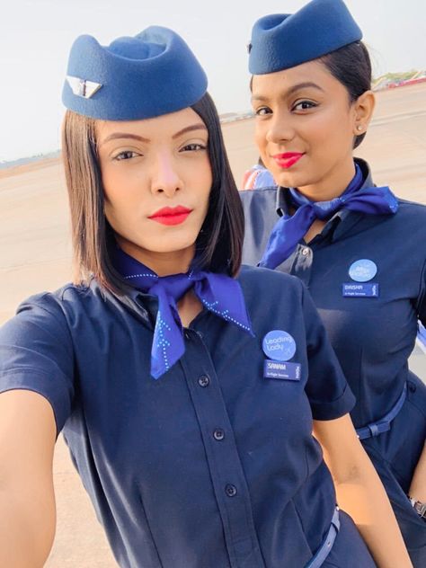 Short hairstyle official look Air Hostess Hairstyles, Short Hair Styles Thick Hair, Hostess Hairstyles, Hair Styles Model, Short Hairstyle Women, Crop Hair, Air Hostess, Flight Attendants, Hairstyle Women