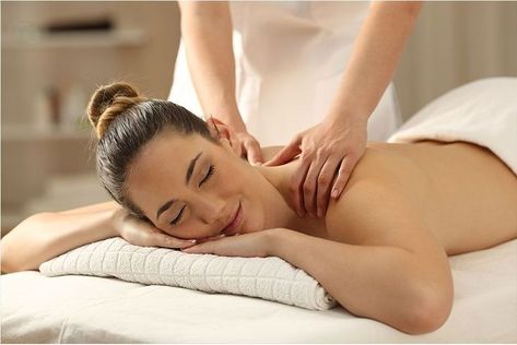 Massage Images, Massage For Women, Shoulder Massage, Massage Center, Massage Lotion, Professional Massage, Body Spa, Best Spa, Head Massage