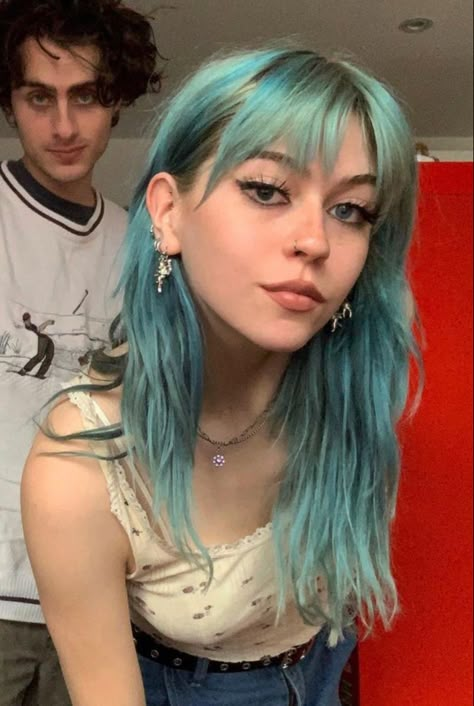 Blue And Blonde Hair Aesthetic, Blue Grunge Hair, Teal Hair Aesthetic, Light Teal Hair, Half Blue Hair, Short Teal Hair, Short Blue Hair, Blue Green Hair, Light Blue Hair