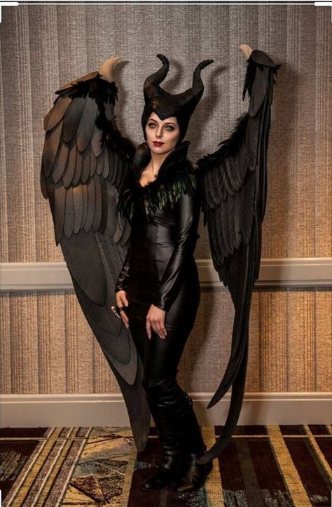 Cosplay Characters For Women, Maleficent Costume With Wings, Maleficent Costume Diy, Angel Costume Diy, Maleficent Halloween Costume, Original Costumes, Maleficent Halloween, Maleficent Cosplay, Cosplay Tumblr