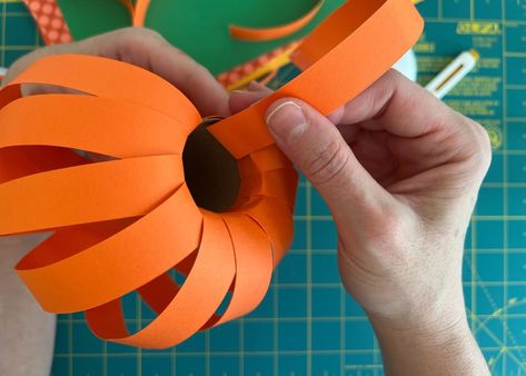 Toilet Paper Roll Pumpkin Crafts, Decorating A Paper Pumpkin For School, Pumpkin Paper Decorations, Paper Strip Pumpkins, Autumn School Decoration, Pumpkin Paper Crafts, Diy Paper Pumpkins, 3d Paper Pumpkin, Cardboard Pumpkin