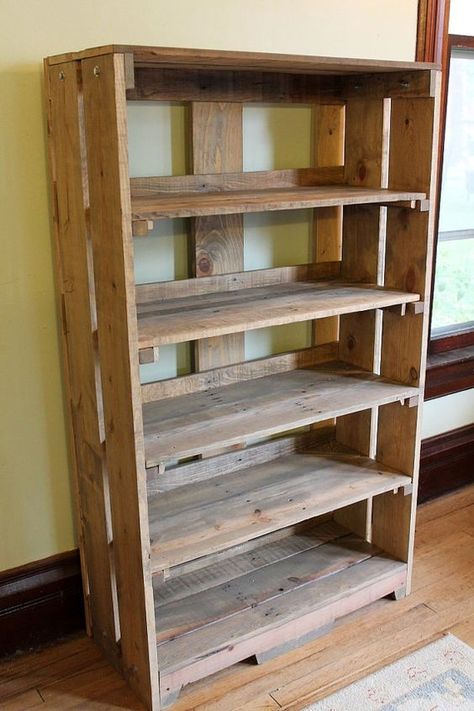 Bookshelf Pallet, Pallet Shelves Diy, Wooden Pallet Shelves, Pallet Bookshelf, Diy Pallet Wall, Diy Regal, Pallet Beds, Reclaimed Wood Shelves, Pallet Projects Furniture