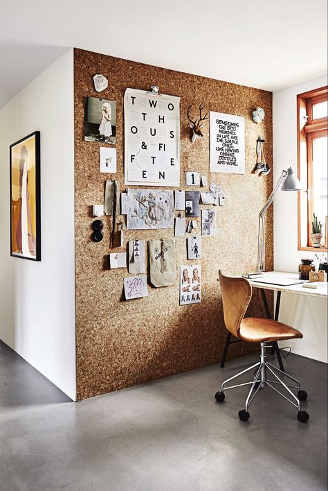 Små Rum Lidt Plads, Cork Board Wall, Swedish Decor, Home Office Inspiration, Diy Casa, Board Wall, Small Home Office, Hus Inspiration, Home Office Space