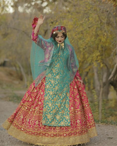 Lurish dress Iranian Dress Traditional, Iran Traditional Dress, Traditional Persian Clothing, Traditional Iranian Clothing, Persian Outfits, Persian Clothes, Iranian Clothing, Iranian Dress, Persian Traditional Clothing