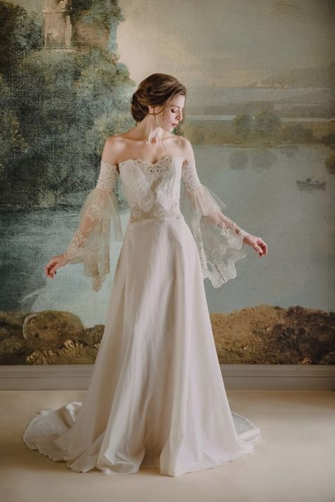 Claire Pettibone's New Timeless Bridal Gown Collection - Chic Vintage Brides : Chic Vintage Brides Boho Wedding Dress With Sleeves, Wedding Dresses Near Me, Gaun Abad Pertengahan, Baju Kahwin, Wedding Dress Backs, Vintage Style Wedding Dresses, Chic Vintage Brides, Claire Pettibone, 파티 드레스