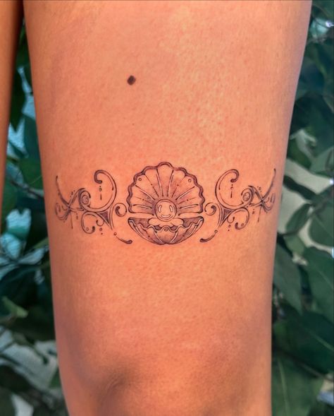 Dainty pearl thigh band for Vysnavi 🫧 No Grit No Pearl Tattoo, No Grit No Pearl, Pearl Tattoo, Thigh Band, Tattoo Inspo, Tattoos And Piercings, Tatting, Tattoo Ideas, Piercings