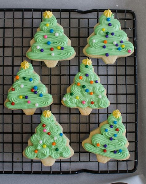 Christmas Tree Cut Out Cookies, Christmas Sugar Cookies Easy, Christmas Sugar Cookie Recipe, Soft Christmas, Soft Sugar, Tree Cookies, Christmas Tree Cookies, Xmas Cookies, Christmas Sugar Cookies