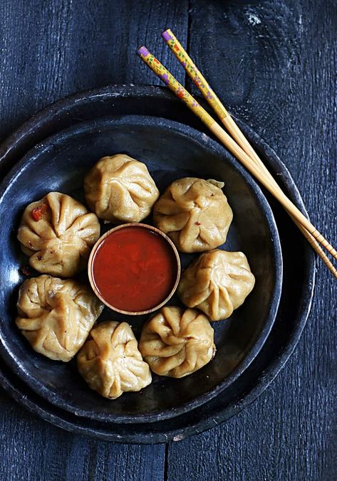 Veg momos recipe with whole wheat flour with step by step photos. Learn how to make healthy steamed veg momos with whole wheat flour with this easy recipe Momos Food Photography, Momos Food, Veg Momos Recipe, Food Photography Lighting Setup, Momo Food, Tibetan Food, Dumpling Recipes, Veg Momos, Momos Recipe