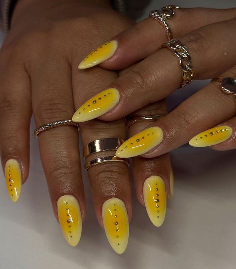 Summer nails Picasso Nails, Retro Nails, Sassy Nails, Glamorous Nails, Almond Acrylic Nails, Glam Nails, Hot Nails, Orange Nails, Gel Nail Designs