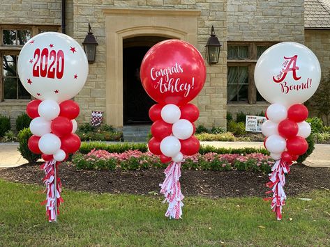 College Balloon Decor, Red White Graduation Party, College Balloon Arch, Bama Bound Graduation Party, Red And White Graduation Party Ideas, College Balloons, Ace Birthday, Graduation Photo Displays, Bama Gameday