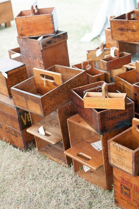 Wooden Tool Boxes, Pallet Crates, Smart Tiles, Basket And Crate, Old Boxes, Diy Holz, Wood Crates, Wooden Crates, Into The Woods