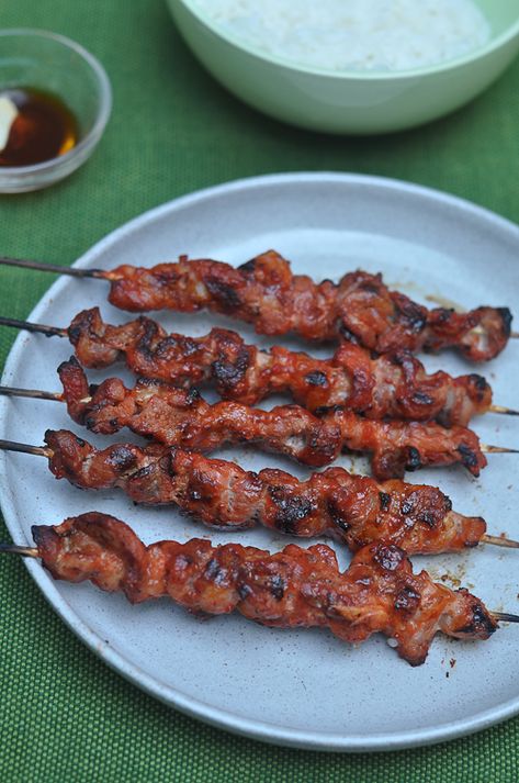 Pork Barbecue, Filipino Street Food, Pork Skewers, Barbecue Pork, Spoon Knife, Bbq Pork, Pork Dishes, Filipino Recipes, Asian Dishes