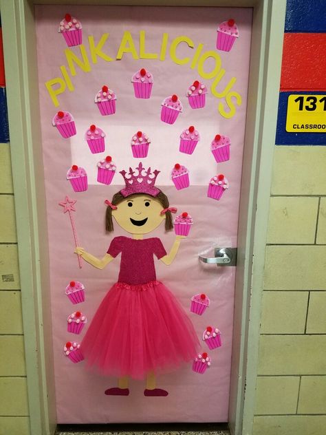 Pinkalicious door decoration Pink Day Board Decoration In School, Pink Colour Day Decoration Ideas For School, Pink Colour Day Celebration In Preschool, Pink Day Decoration Ideas In School, White Day Celebration In Preschool, Pink Day Activities Preschool, Color Pink Activities For Preschool, Pink Day Celebration In Preschool, Celebration Board