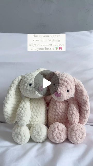 mahum | crochet artist on Instagram: "create your own with my tutorial on yt 💌 tag your bestie! in this video: diy crochet bunny plushies inspired by jellycat stuffed animals 💞

🏷 #crochet #crochetlove #crochetinspiration #giftideas #stuffedanimals #crocheted #crocheting" Mahum Crochet, Jellycat Crochet, Crochet Jellycat, Bunny Jellycat, Bunny Plushies, Plushies Crochet, Jellycat Bunny, Crochet Artist, Jellycat Stuffed Animals