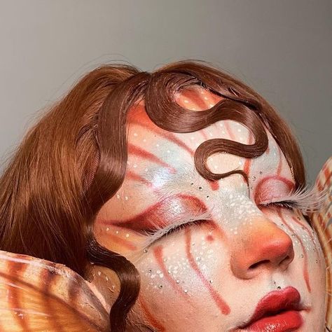 Saphron on Instagram: "Creature collab🧜🏻‍♀️ A collaboration with these incredibly talented artists! (In order of photos) @itsallabouttheblush @christina.alexandraa @e.l_makeupfx @kai.ackroyd @majagorenc @byamylaurenmua My look is inspired by lion fish/mermaids, along with some inspo from Lola from sharks tale😅 I’m hoping to do more mermaids like this so feel free to recommend me some underwater creatures to be inspired by!:) also btw, this image has no skin retouching so you can see al Mythical Creature Makeup Looks, Lion Inspired Makeup, Lion Fish Costume, Lionfish Makeup, Red Mermaid Makeup, Fish Makeup Looks, Fish Inspired Makeup, Lion Fish Mermaid, Lola Shark Tale