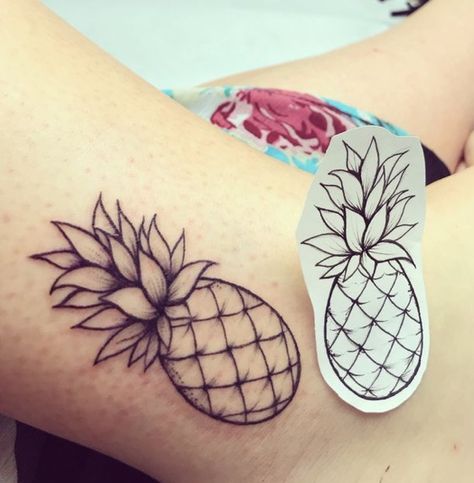 Size and style of pineapple tattoo. Black and white. Left lower calf Pinapple Tattoos, Sunflower Tattoo Thigh, Le Tattoo, Sunflower Tattoo Sleeve, Pineapple Tattoo, Sunflower Tattoo Shoulder, Tattoo Black And White, Sunflower Tattoo Small, Hawaiian Tattoo