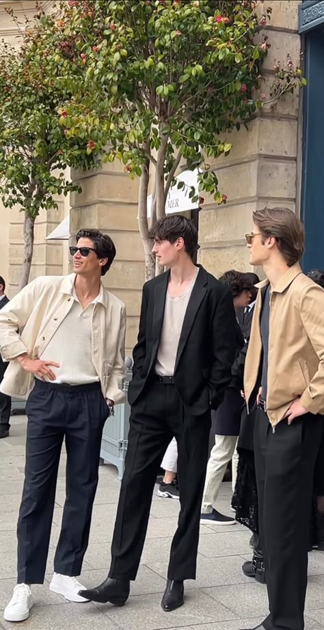 Paris Outfits Aesthetic, Paris Outfit Ideas, What To Wear In Paris, Aesthetic Paris, Classy Outfits Men, Parisian Chic Style, European Summer Outfits, Mens Casual Outfits Summer, Mens Trendy Outfits