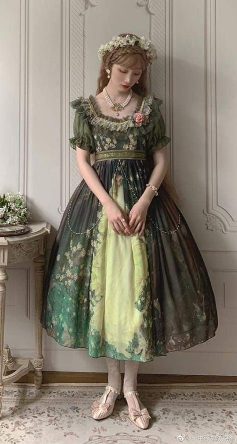 Victorian Era Dresses, Gaun Abad Pertengahan, Diesel Punk, Lolita Outfits, Clueless Outfits, Fairytale Fashion, Old Fashion Dresses, Fairytale Dress, Princess Outfits