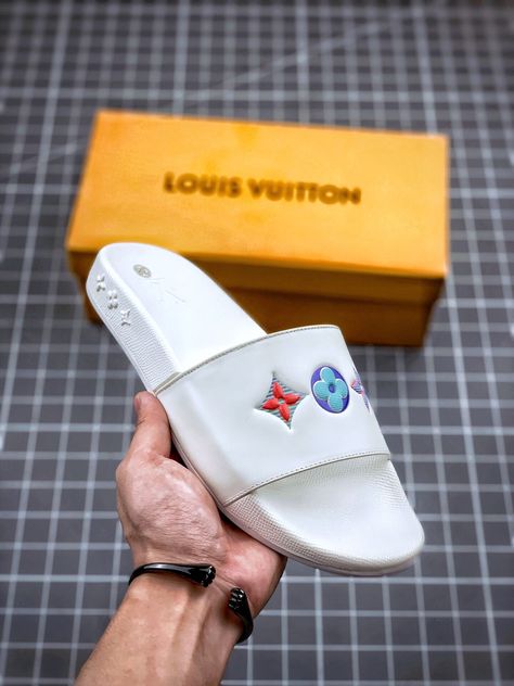 Lv Flip Flops, Lv Shoes, Fashion Slippers, Louis Vuitton Shoes, Flip Flop, Slide Sandals, Sliders, Slip On Sandal, Leather Shoes