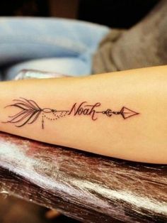 Arrow Tattoos For Women, Tattoo Arrow, Baby Tattoo Designs, Kid Name Tattoo, Baby Name Tattoos, Arrow Tattoo Design, Tattoos Infinity, Tattoos With Kids Names, Men Tattoos